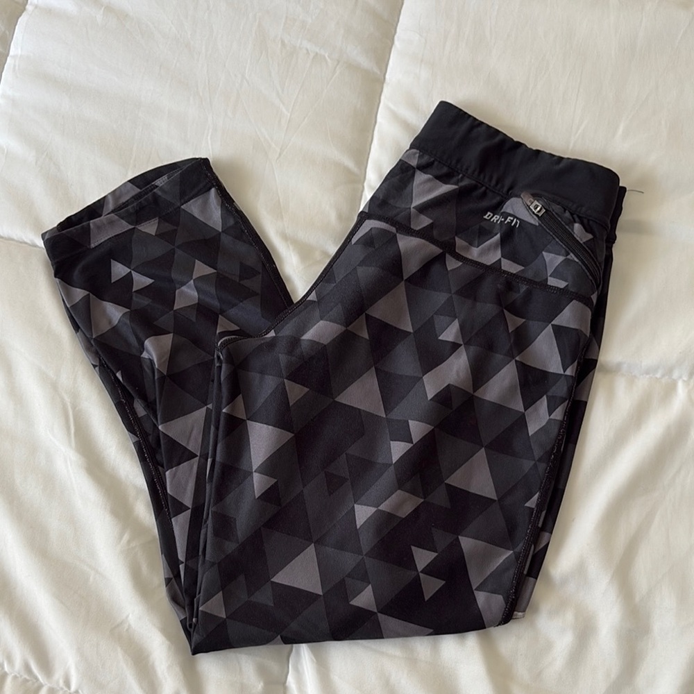 Nike Geometric Patterned Leggings